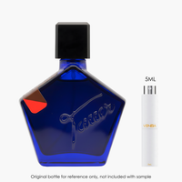 Tauer Perfumes Au Coeur Du Desert Extrait by Tauer Perfumes for Unisex — fragrance bottle close-up | Venba Fragrance